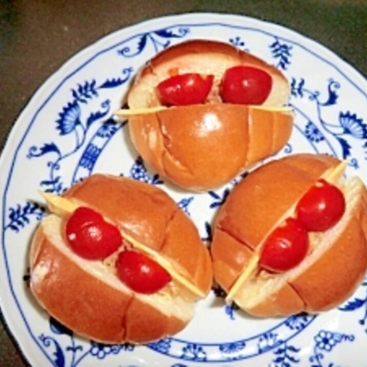 チーズとトマトのロールパンサンド レシピ 作り方 By らきおっち 楽天レシピ チーズとトマトのロールパンサンド レシピ 作り方 By らきおっち 楽天レシピ